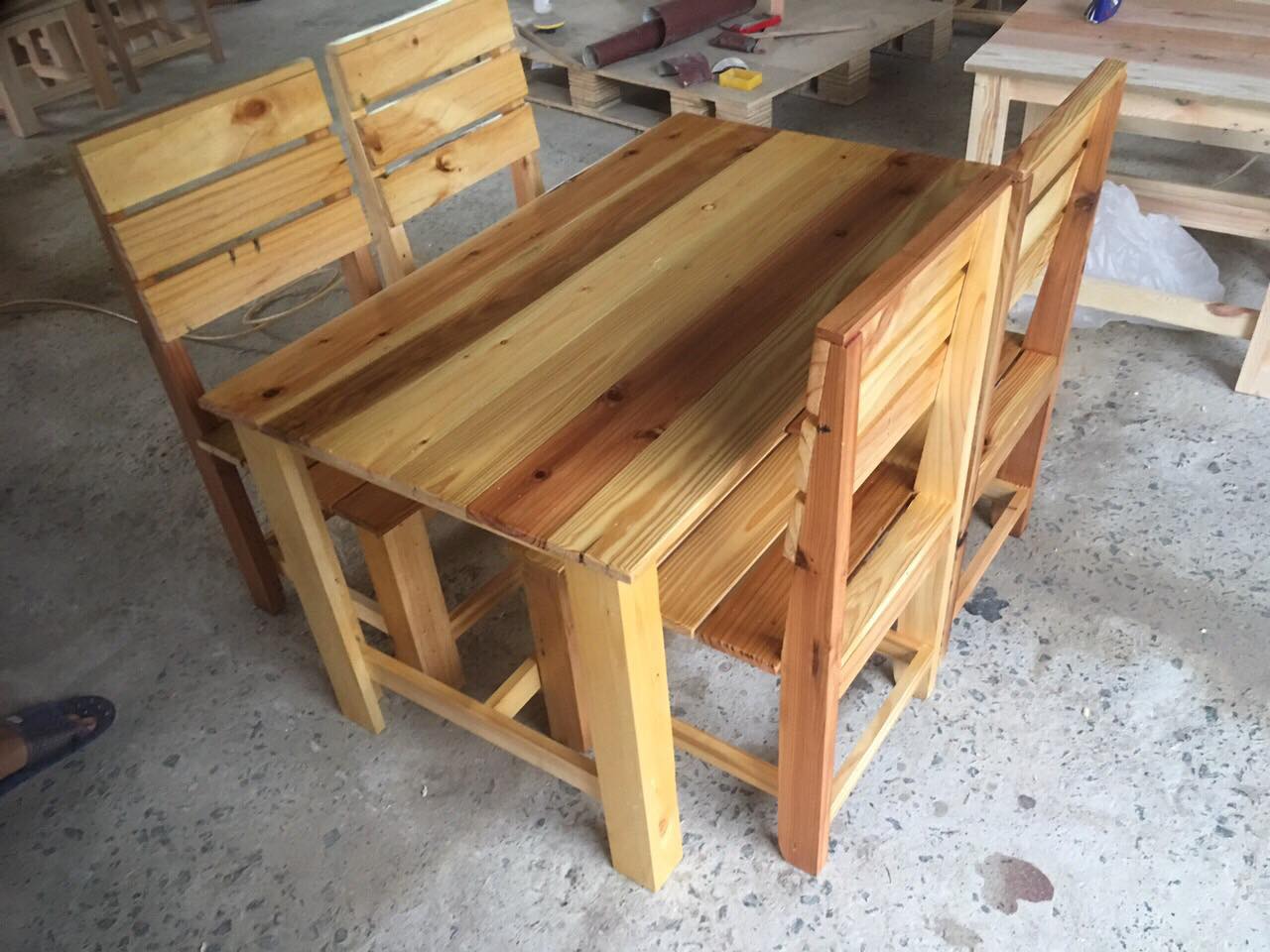 BÀN GHẾ GỖ THÔNG PALLET NHẬN LÀM THEO YÊU CẦU SỐ LƯỢNG LỚN